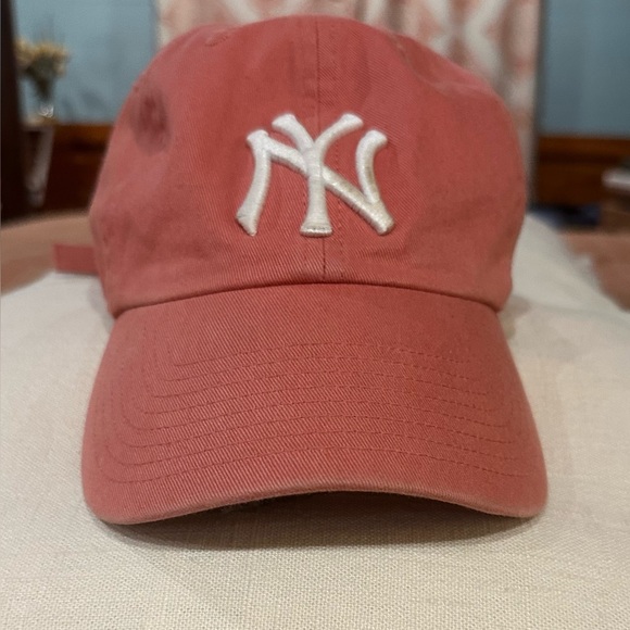 47 Brand  Yankees Cap in Berry - Picture 3 of 6